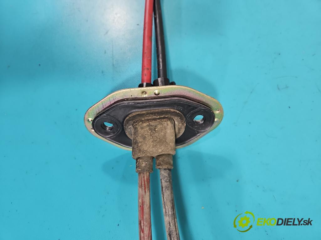 Kia Sportage II 2004-2010 2.0 16V 141 hp manual 104 kW 1975 cm3 5- kulisa změny stupňová  (Rýchlostné páky / kulisy)