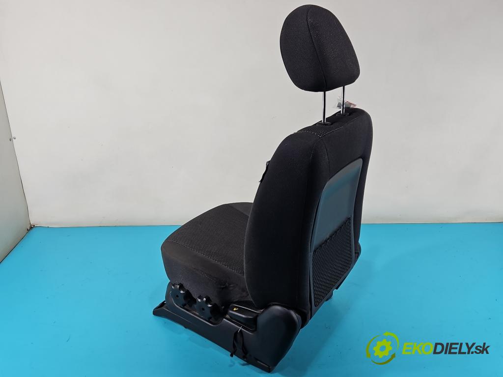 Kia Sportage II 2004-2010 2.0 16V 141 HP manual 104 kW 1975 cm3 5- Sedačka ľavý  (Sedačky, sedadlá)