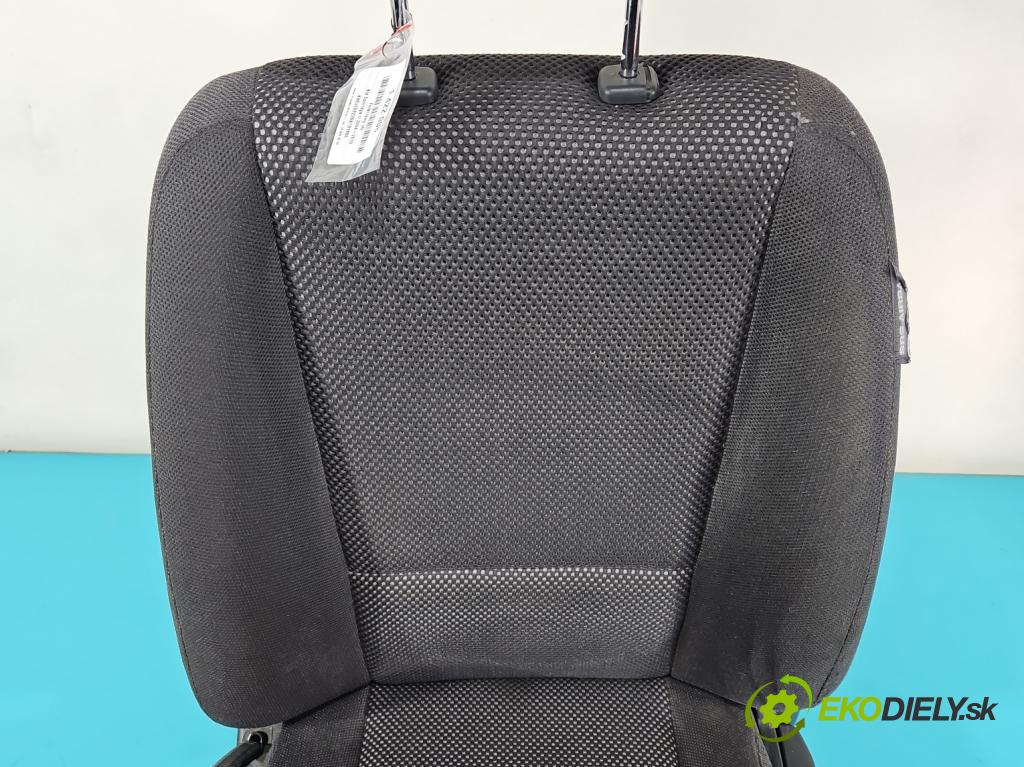 Kia Sportage II 2004-2010 2.0 16V 141 HP manual 104 kW 1975 cm3 5- Sedačka ľavý  (Sedačky, sedadlá)