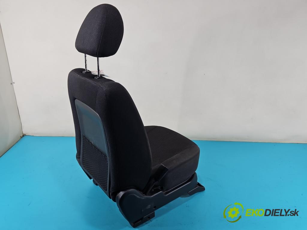 Kia Sportage II 2004-2010 2.0 16V 141 HP manual 104 kW 1975 cm3 5- Sedačka ľavý  (Sedačky, sedadlá)