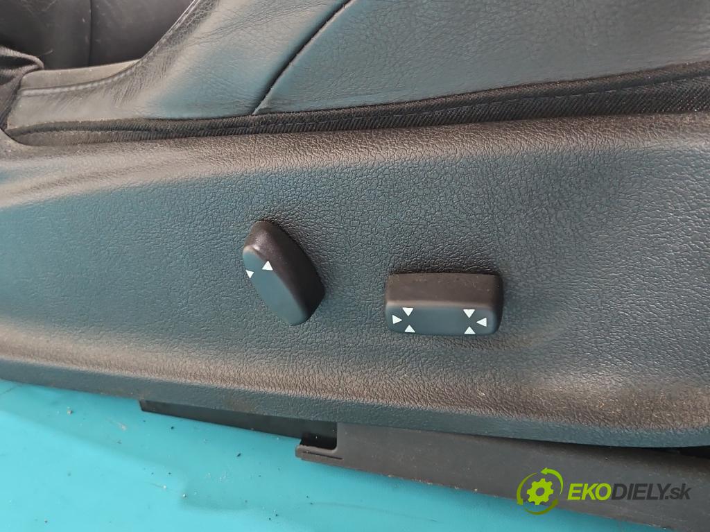 Peugeot 407 3.0 V6 manual 156 kW 2946 cm3 2- Sedačka pravý  (Sedačky, sedadlá)