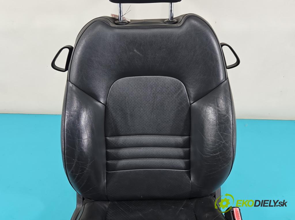 Peugeot 407 3.0 V6 manual 156 kW 2946 cm3 2- Sedačka pravý  (Sedačky, sedadlá)