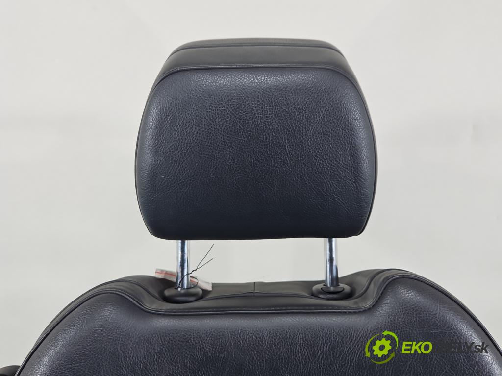 Peugeot 407 3.0 V6 manual 156 kW 2946 cm3 2- Sedačka pravý  (Sedačky, sedadlá)