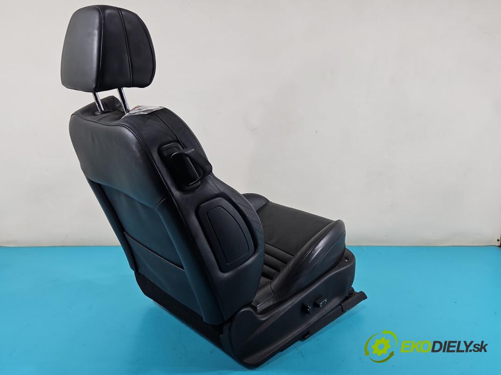 Peugeot 407 3.0 V6 manual 156 kW 2946 cm3 2- Sedačka pravý  (Sedačky, sedadlá)