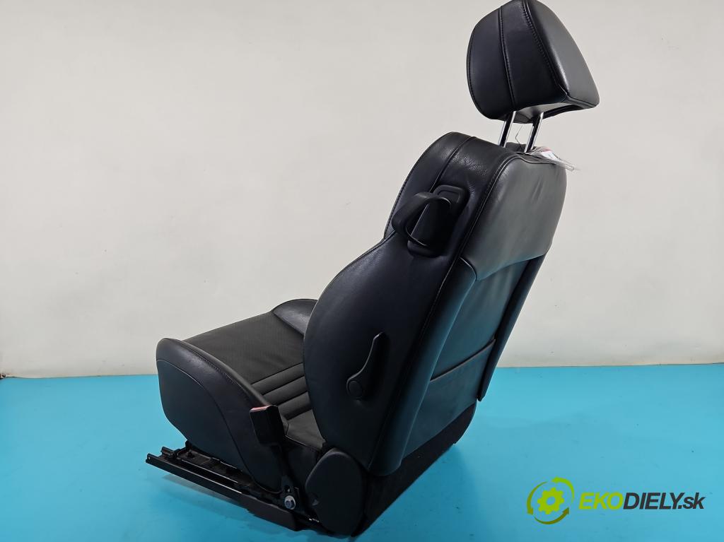 Peugeot 407 3.0 V6 manual 156 kW 2946 cm3 2- Sedačka pravý  (Sedačky, sedadlá)