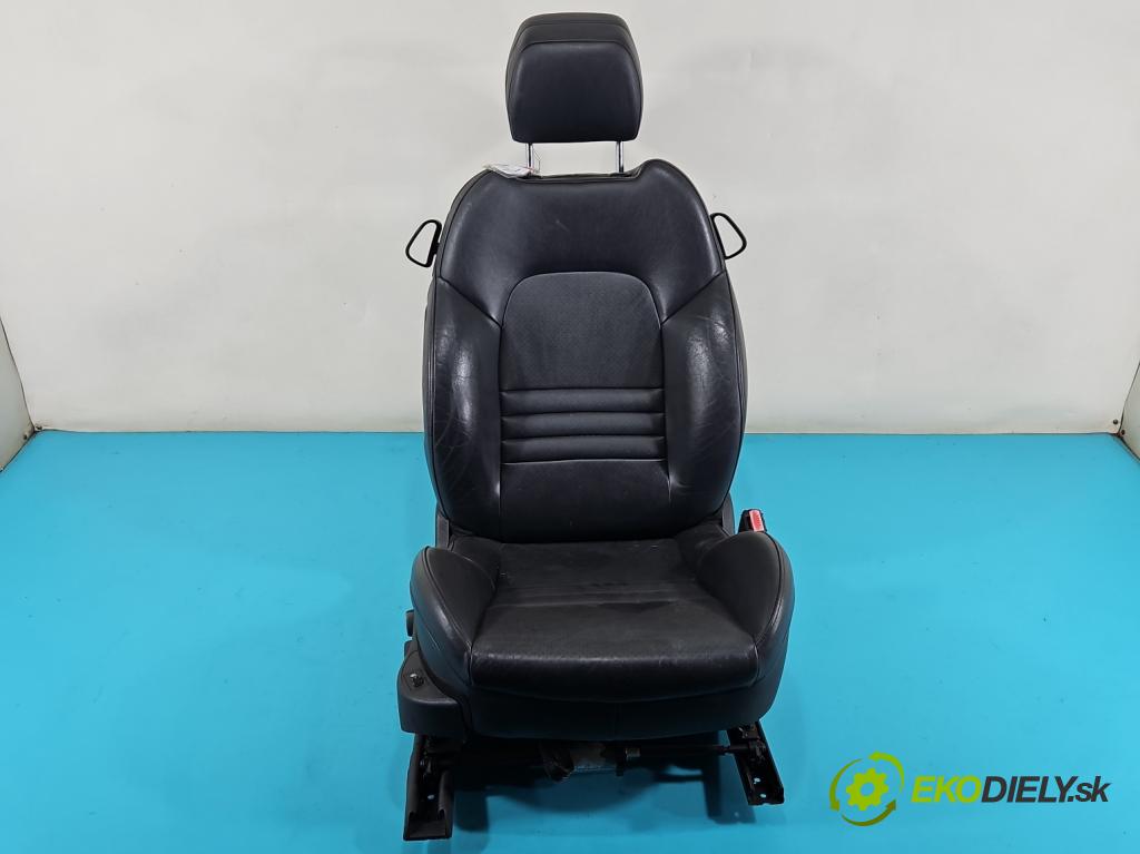 Peugeot 407 3.0 V6 manual 156 kW 2946 cm3 2- Sedačka pravý  (Sedačky, sedadlá)