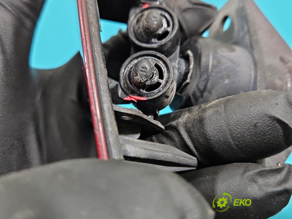 Peugeot 407 3.0 V6 manual 156 kW 2946 cm3 2- ostrekovač reflektor: ľavý  (Motorček ostrekovačov)