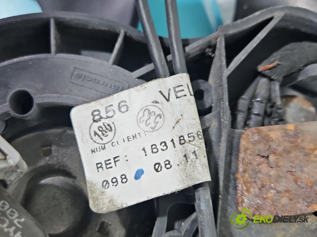Peugeot 407 3.0 V6 manual 156 kW 2946 cm3 2- Ventilátor chladiča