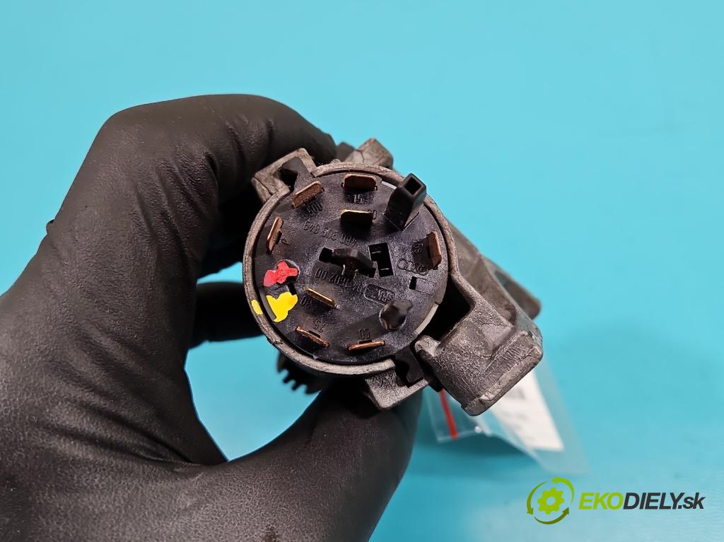 Vw Transporter T5 2003-2015 2.5 tdi 131 HP manual 96 kW 2461 cm3 5- Spínačka 4B0905851C (Spínacie skrinky a kľúče)