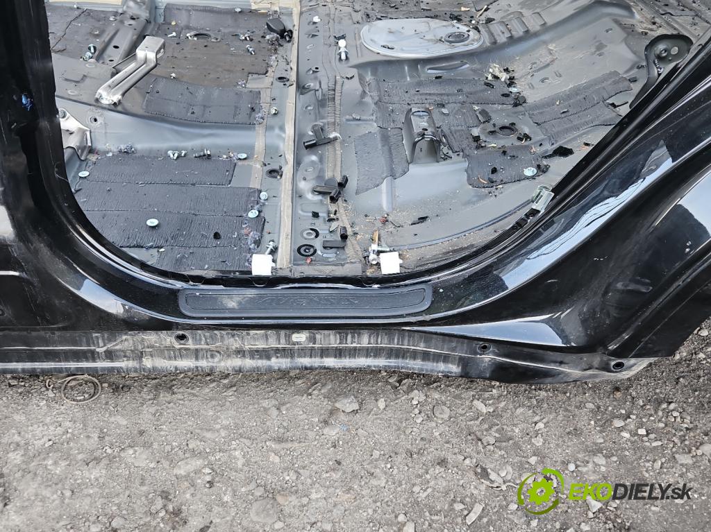 Toyota Avensis III T27 2009-2018 2.0 D4D 143 hp manual 105 kW 1995 cm3 5- práh levý  (Ostatní)