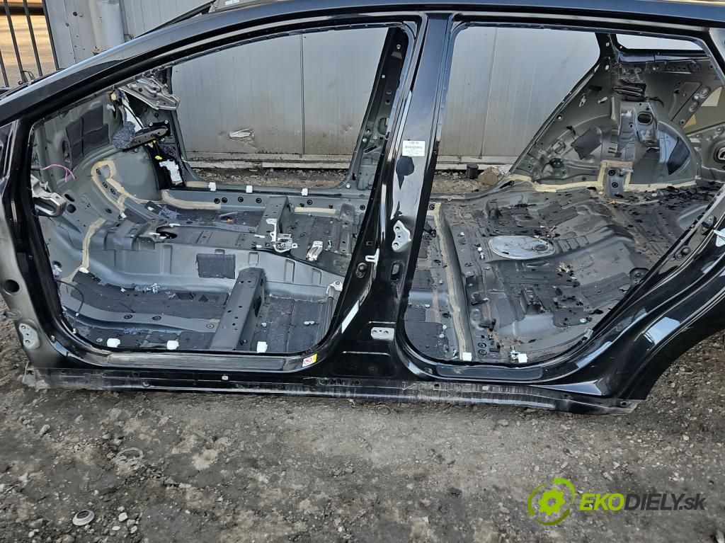 Toyota Avensis III T27 2009-2018 2.0 D4D 143 hp manual 105 kW 1995 cm3 5- práh levý  (Ostatní)