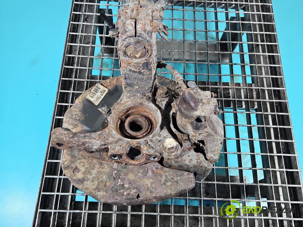 Vw Transporter T5 2003-2015 2.5 tdi 131 HP manual 96 kW 2461 cm3 5- náboj ľavé  (Náboje)