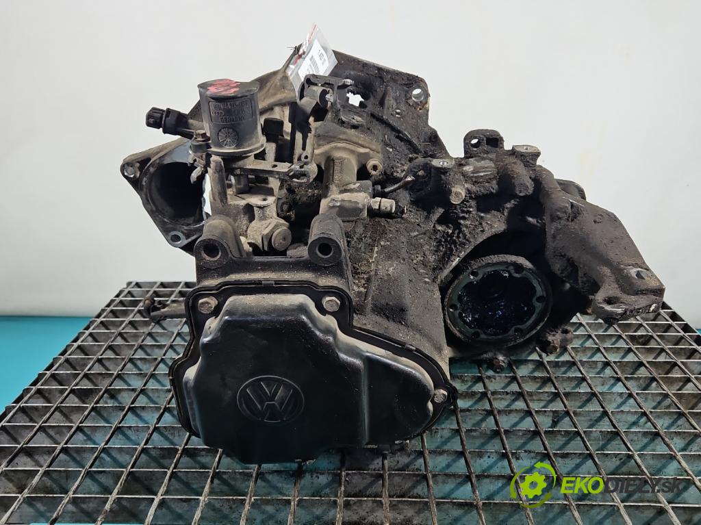 Vw Passat B4 1993-1997 1.6 8V 101 HP manual 74 kW 1595 cm3 5- prevodovka stupeň,rýchlosť manual CJA