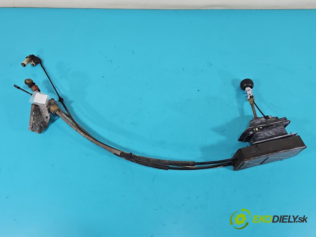 Peugeot 407 3.0 V6 manual 156 kW 2946 cm3 2- Páka: Změny: stupeň,rýchlosť  (Rýchlostná páka (kulisa))