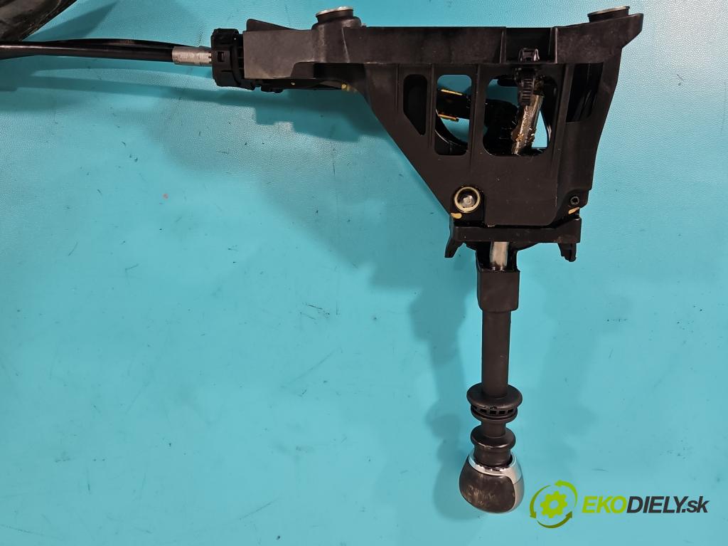 Toyota Avensis III T27 2009-2018 2.0 D4D 143 HP manual 105 kW 1995 cm3 5- Páka: Změny: stupeň,rýchlosť  (Rýchlostná páka (kulisa))