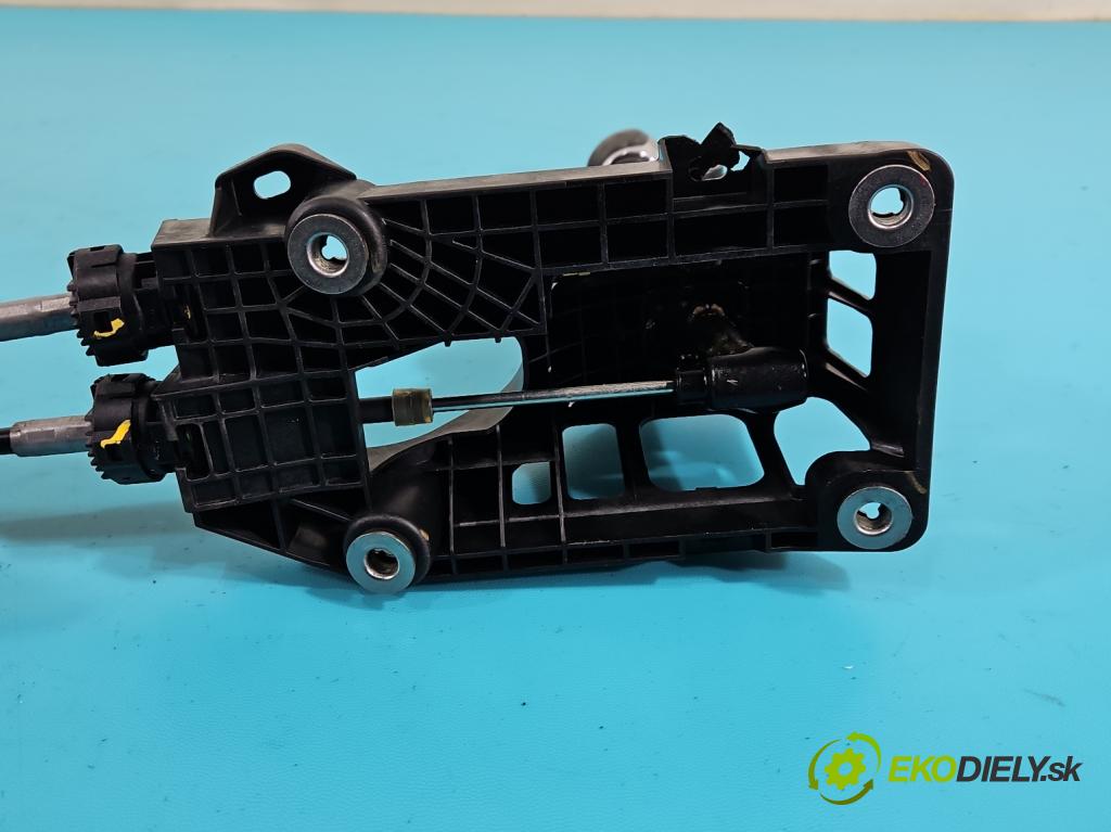 Toyota Avensis III T27 2009-2018 2.0 D4D 143 HP manual 105 kW 1995 cm3 5- Páka: Změny: stupeň,rýchlosť  (Rýchlostná páka (kulisa))