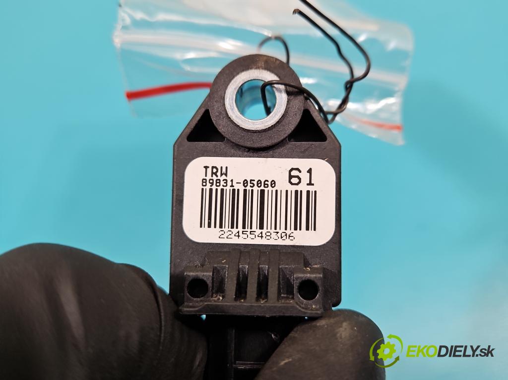 Toyota Avensis III T27 2009-2018 2.0 D4D 143 HP manual 105 kW 1995 cm3 5- snímač šokovat: 89831-05060 (Snímač nárazu)