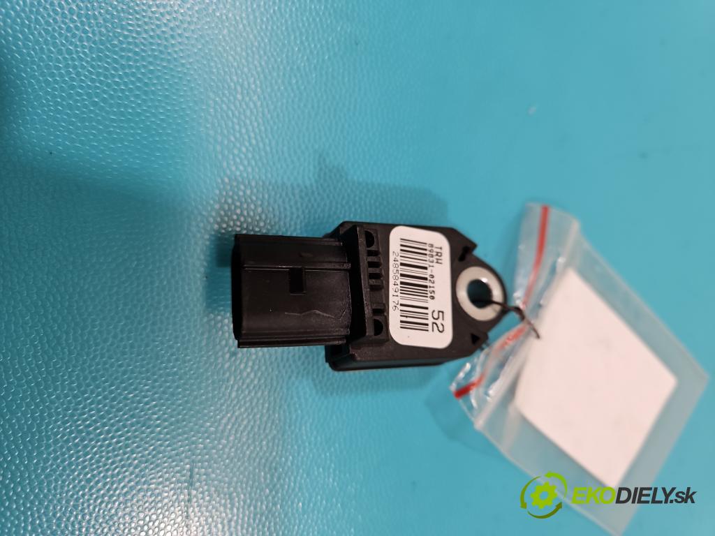 Toyota Avensis III T27 2009-2018 2.0 D4D 143 HP manual 105 kW 1995 cm3 5- snímač šokovat: 89831-02150 (Snímač nárazu)