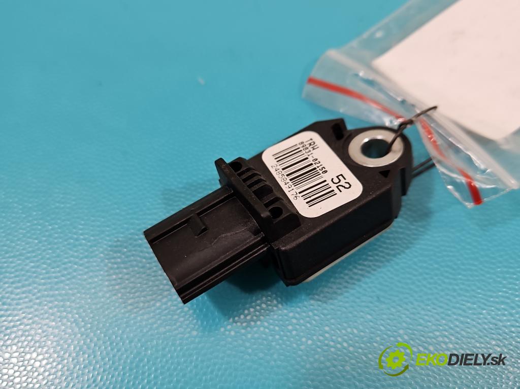 Toyota Avensis III T27 2009-2018 2.0 D4D 143 HP manual 105 kW 1995 cm3 5- snímač šokovat: 89831-02150 (Snímač nárazu)