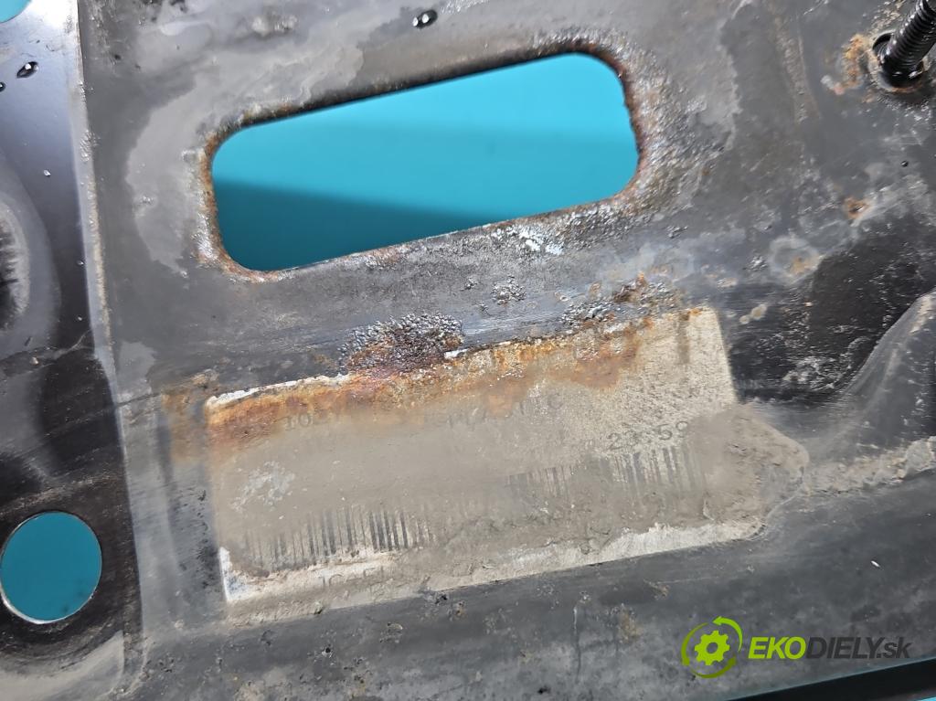 Hyundai Ix35 2.0 CRDI 136hp manual 100 kW 1995 cm3 5- stěna přední  (Výztuhy přední)