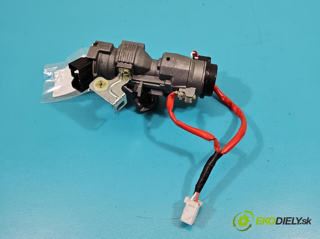 Hyundai Ix35 2.0 CRDI 136 HP manual 100 kW 1995 cm3 5- Spínačka  (Spínacie skrinky a kľúče)