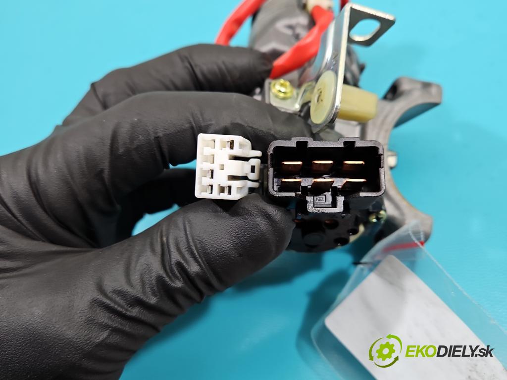 Hyundai Ix35 2.0 CRDI 136 HP manual 100 kW 1995 cm3 5- Spínačka  (Spínacie skrinky a kľúče)