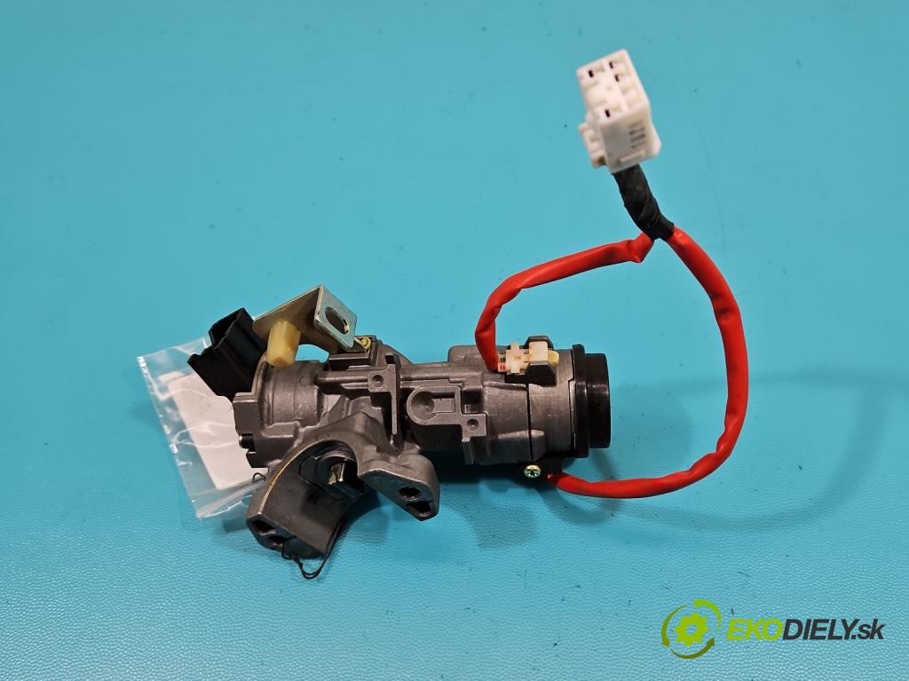 Hyundai Ix35 2.0 CRDI 136 HP manual 100 kW 1995 cm3 5- Spínačka  (Spínacie skrinky a kľúče)