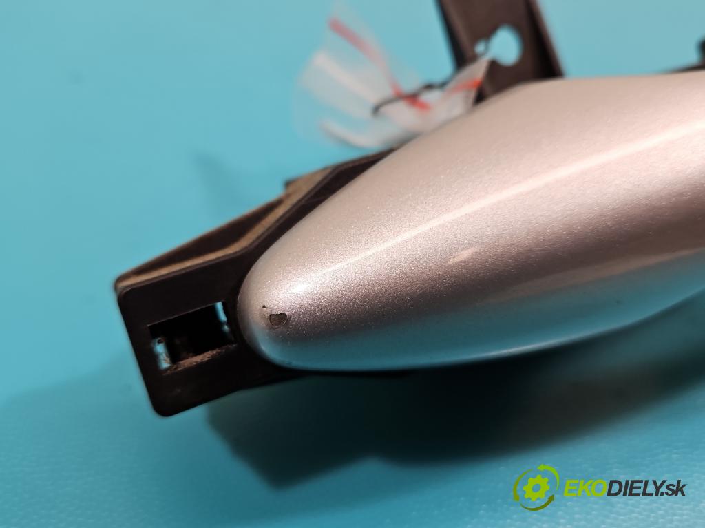 Hyundai Ix35 2.0 CRDI 136 HP manual 100 kW 1995 cm3 5- rukoväť predné ľavé mimo:  (Vonkajšie predné ľavé)