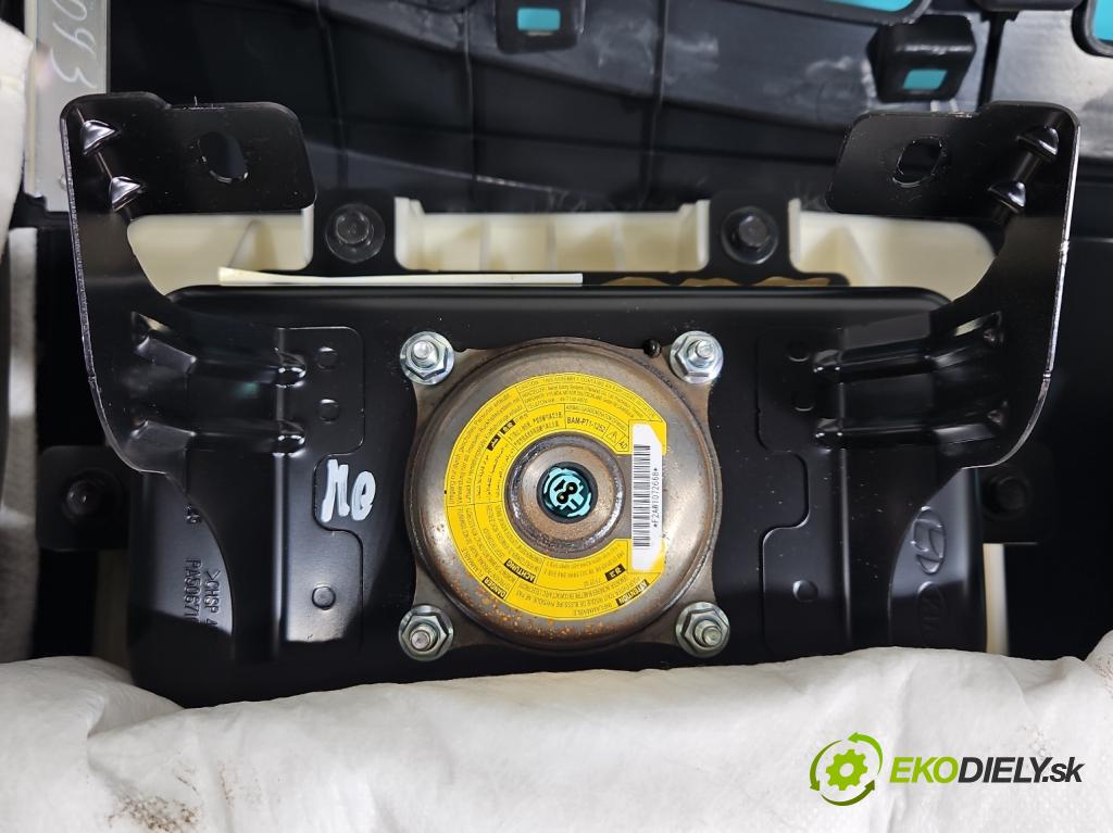 Hyundai Ix35 2.0 CRDI 136 HP manual 100 kW 1995 cm3 5- kokpit,pristrojová doska rozdeľovacia