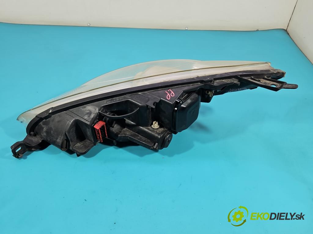 Peugeot 407 3.0 V6 manual 156 kW 2946 cm3 2- Reflektor: pravý  (Pravé)