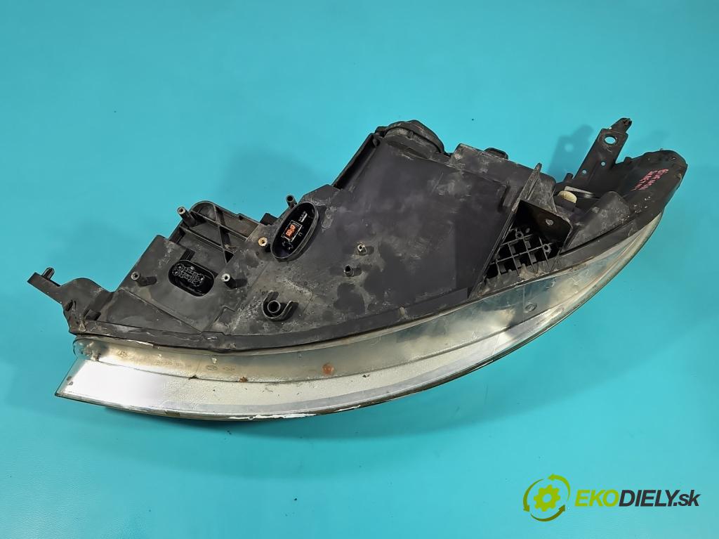 Peugeot 407 3.0 V6 manual 156 kW 2946 cm3 2- Reflektor: pravý  (Pravé)