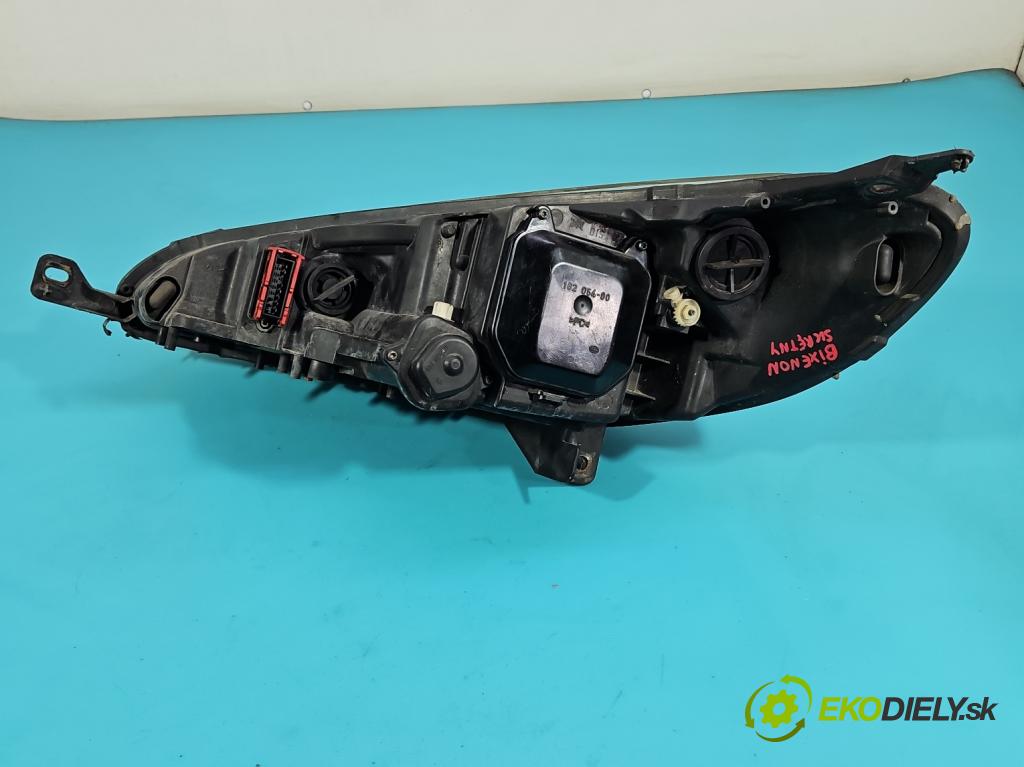 Peugeot 407 3.0 V6 manual 156 kW 2946 cm3 2- Reflektor: pravý  (Pravé)