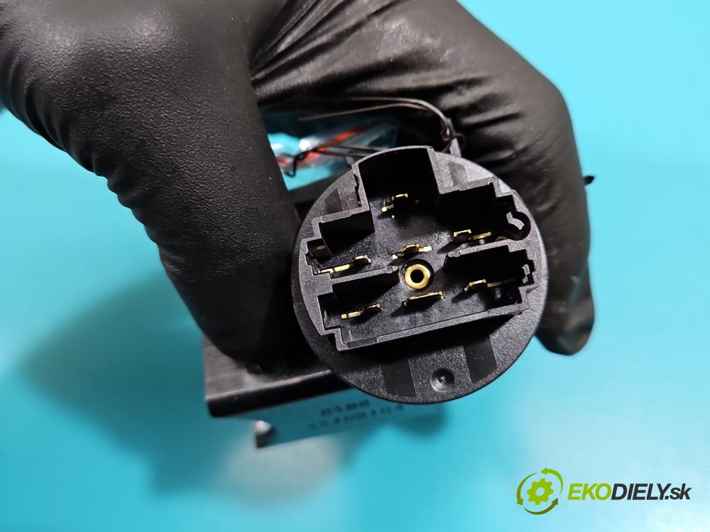 Alfa romeo Gt 1.9 jtd 150 HP manual 110 kW 1910 cm3 3- Spínačka (Spínacie skrinky a kľúče)