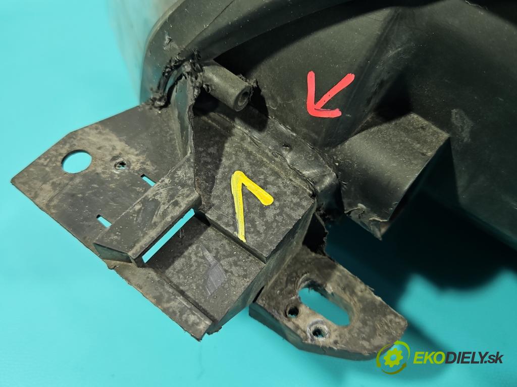 Citroen C4 Grand picasso I 2006-2013 2.0 HDi 136 HP automatic 100 kW 1997 cm3 5- Reflektor: pravý  (Pravé)