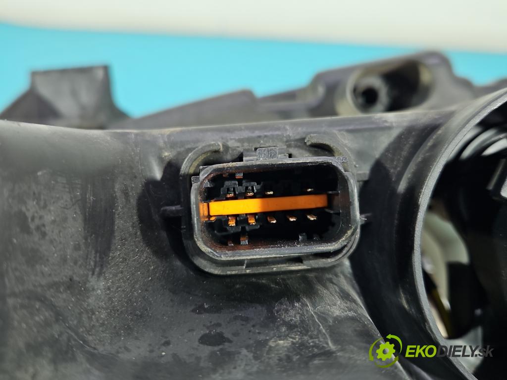 Citroen C4 Grand picasso I 2006-2013 2.0 HDi 136 HP automatic 100 kW 1997 cm3 5- Reflektor: pravý  (Pravé)