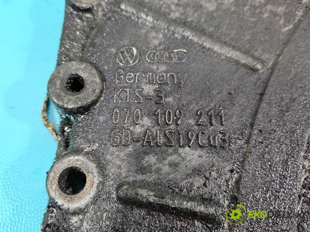 Vw Transporter T5 2003-2015 2.5 tdi 131 hp manual 96 kW 2461 cm3 5- obal vačkový 070109211 (Kryty motora)