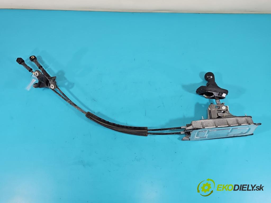 Seat Altea 1.4 tsi 125 HP manual 92 kW 1390 cm3 5- Páka: Změny: stupeň,rýchlosť 1Q0711049C (Rýchlostná páka (kulisa))