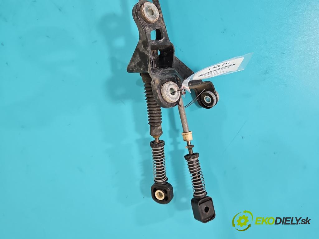 Seat Altea 1.4 tsi 125 HP manual 92 kW 1390 cm3 5- Páka: Změny: stupeň,rýchlosť 1Q0711049C (Rýchlostná páka (kulisa))