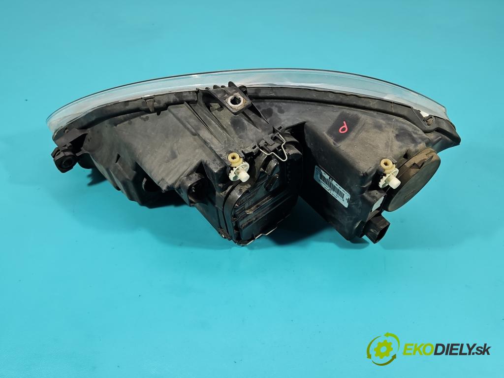 Seat Altea 1.4 tsi 125 HP manual 92 kW 1390 cm3 5- Reflektor: pravý 5P1941034A (Pravé)