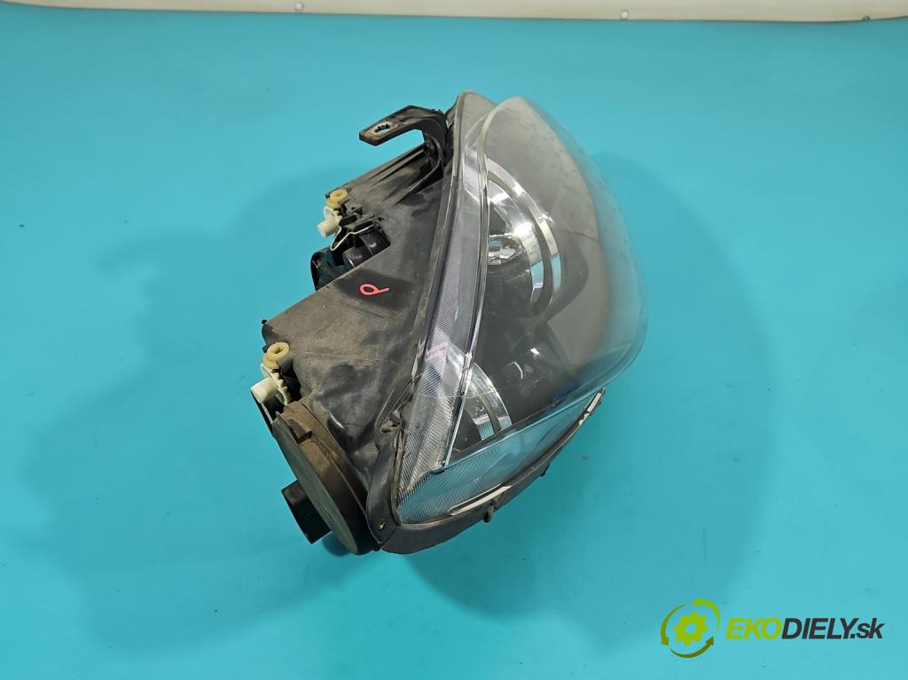 Seat Altea 1.4 tsi 125 HP manual 92 kW 1390 cm3 5- Reflektor: pravý 5P1941034A (Pravé)