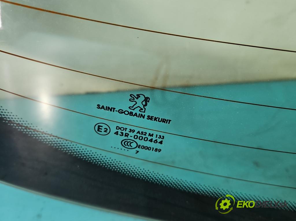 Peugeot 207 1.4 8v 73 hp manual 54 kW 1360 cm3 5- sklo zadní  (Okna zadní)