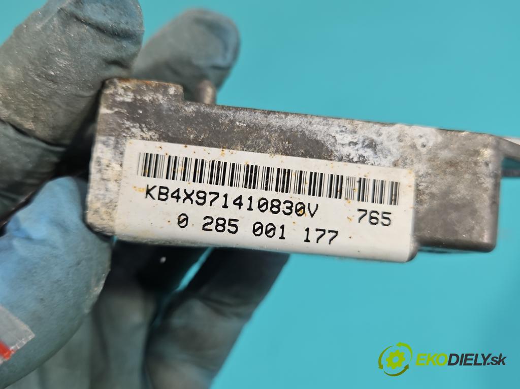 Vw Passat B5 1995-2005 1.9 tdi 110 HP manual 81 kW 1896 cm3 4- snímač šokovat: 3B0959643 (Snímač nárazu)