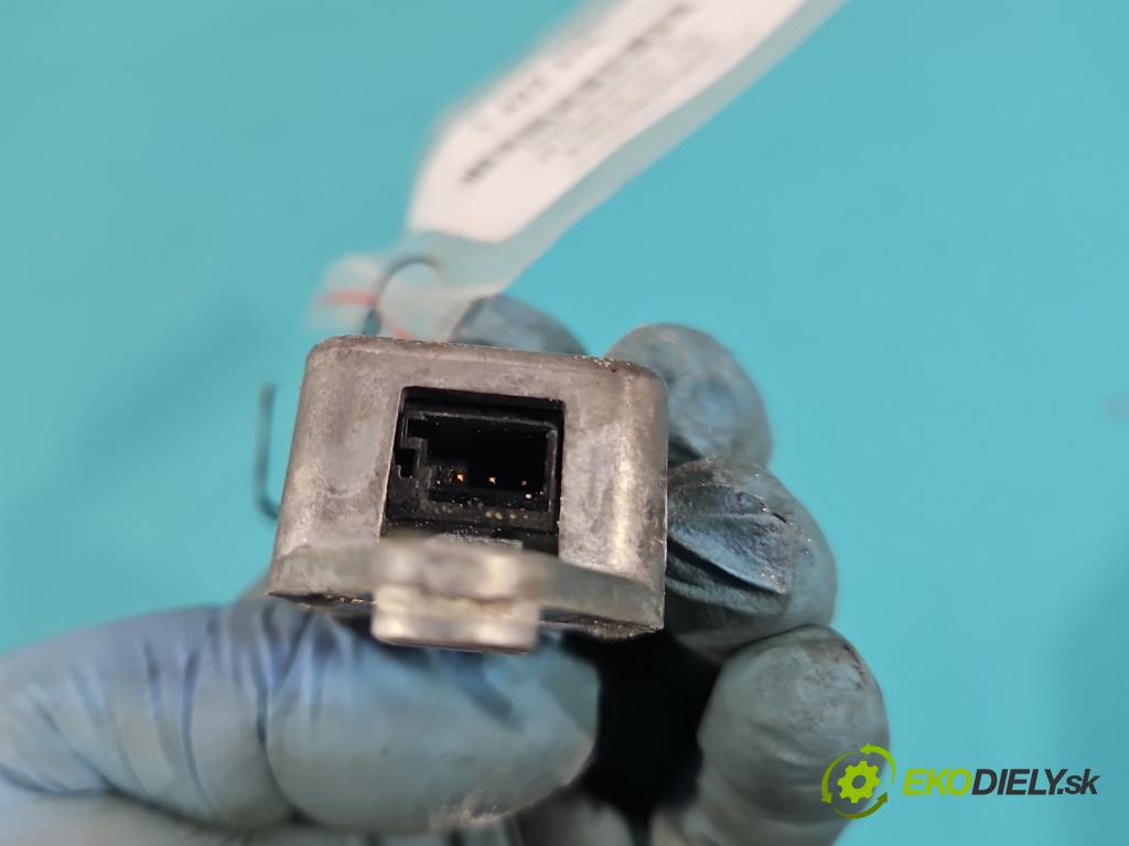 Vw Passat B5 1995-2005 1.9 tdi 110 HP manual 81 kW 1896 cm3 4- snímač šokovat: 3B0959643 (Snímač nárazu)