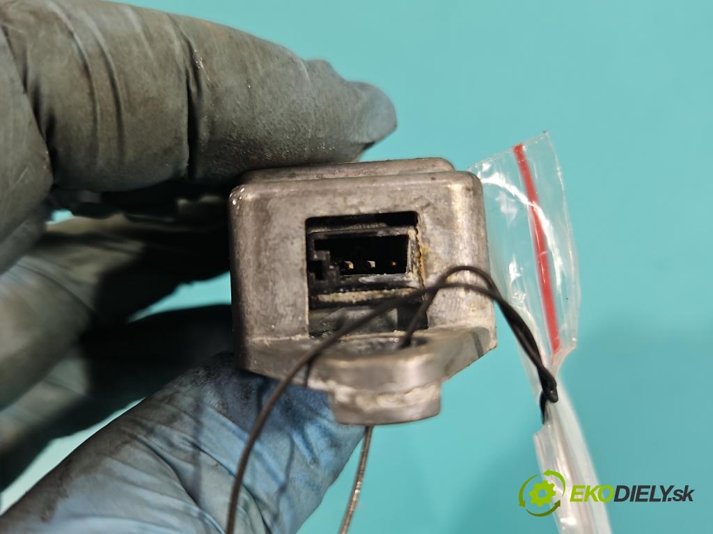 Vw Passat B5 1995-2005 1.9 tdi 110 HP manual 81 kW 1896 cm3 4- snímač šokovat: 3B0959643 (Snímač nárazu)