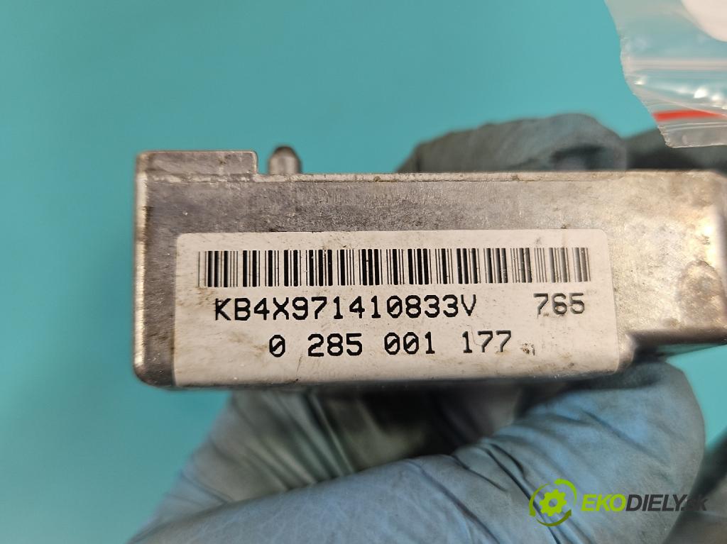 Vw Passat B5 1995-2005 1.9 tdi 110 HP manual 81 kW 1896 cm3 4- snímač šokovat: 3B0959643 (Snímač nárazu)