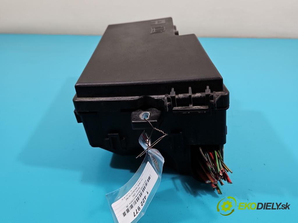 Volvo V50 1.6 D 109 hp manual 80 kW 1560 cm3 5- skříňka pojistková 8688040 (Pojistkové skříňky)