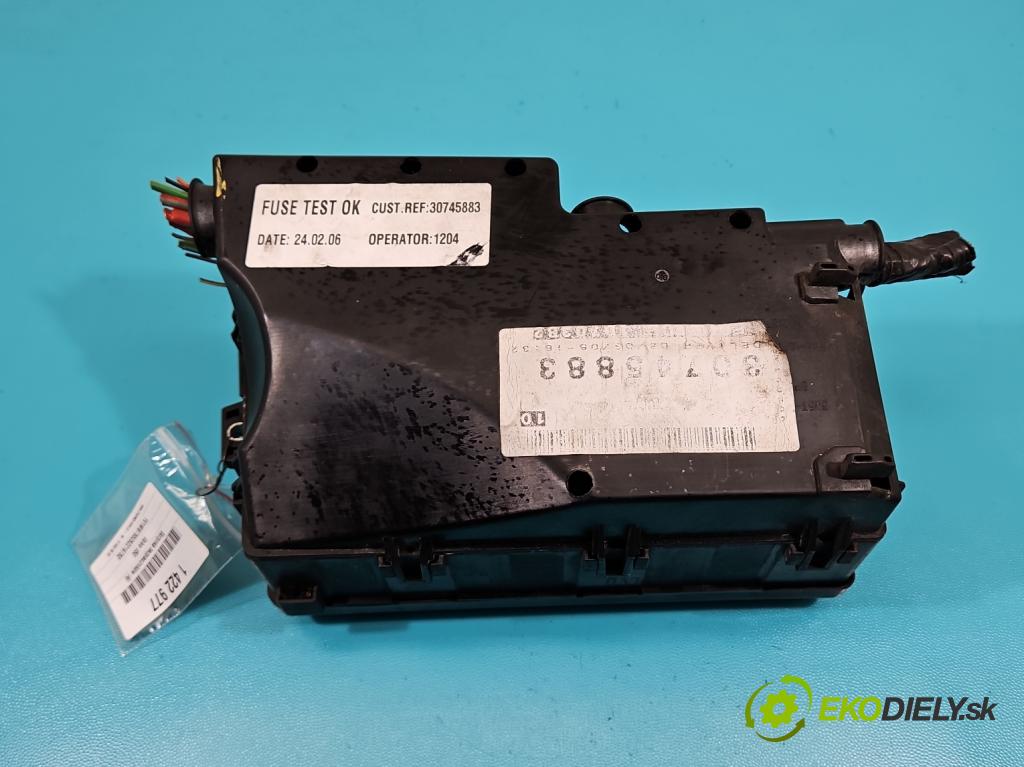 Volvo V50 1.6 D 109 hp manual 80 kW 1560 cm3 5- skříňka pojistková 8688040 (Pojistkové skříňky)