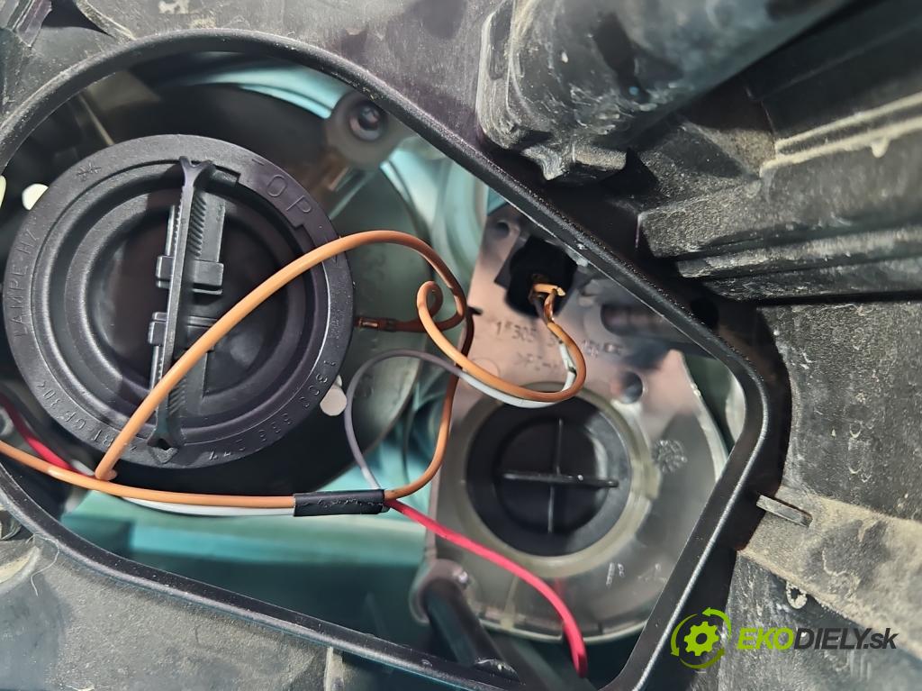 Vw Touran I 2003-2015 1.6 fsi 116 HP manual 85 kW 1598 cm3 5- Reflektor: pravý 0301205202 (Pravé)