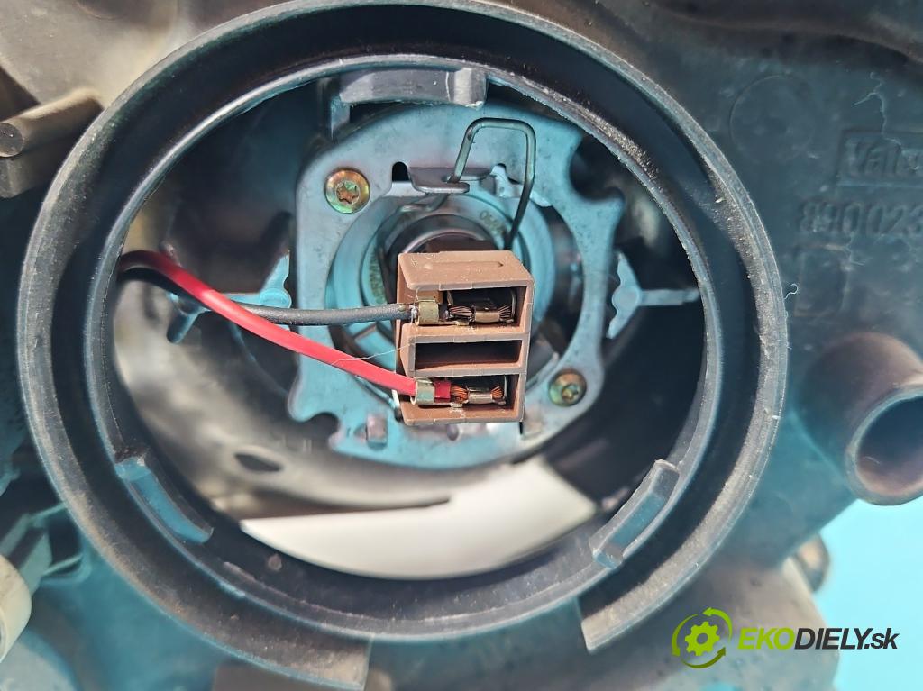 Renault Scenic I 1996-2003 1.6 16V 107 HP manual 79 kW 1598 cm3 5- Reflektor: pravý 7700432097 (Pravé)