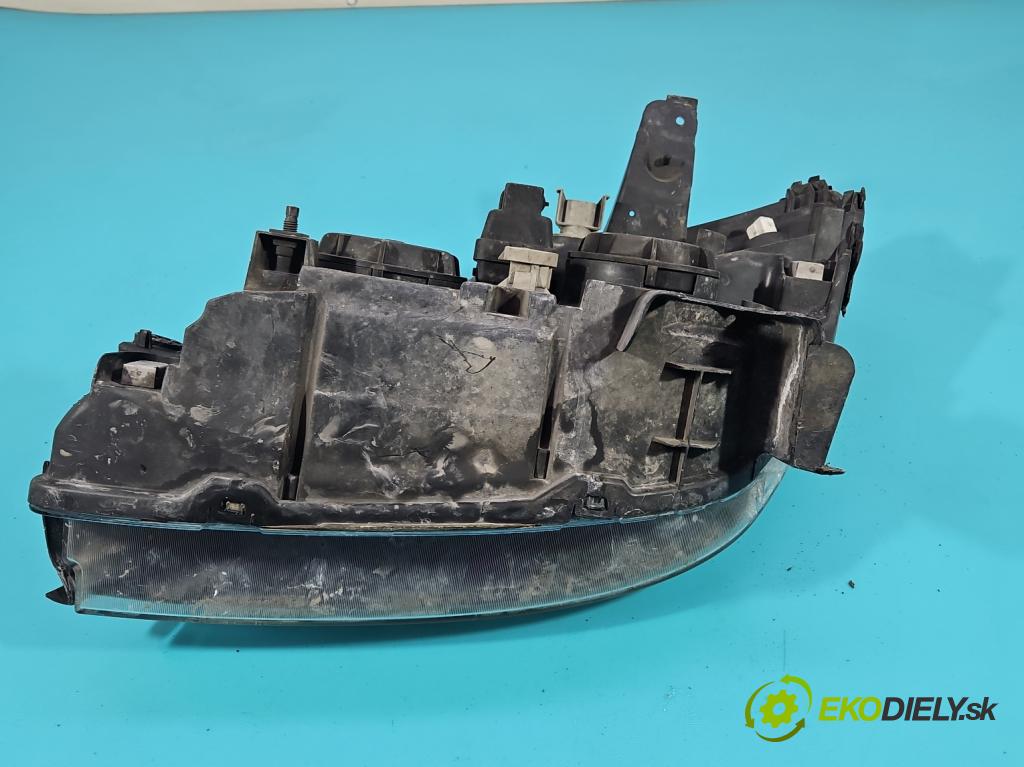 Renault Scenic I 1996-2003 1.6 16V 107 HP manual 79 kW 1598 cm3 5- Reflektor: pravý 7700432097 (Pravé)